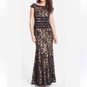 TADASHI SHOJI Navy/Nude Lace Mermaid Cap Sleeve Formal Full Length Gown Sz 14